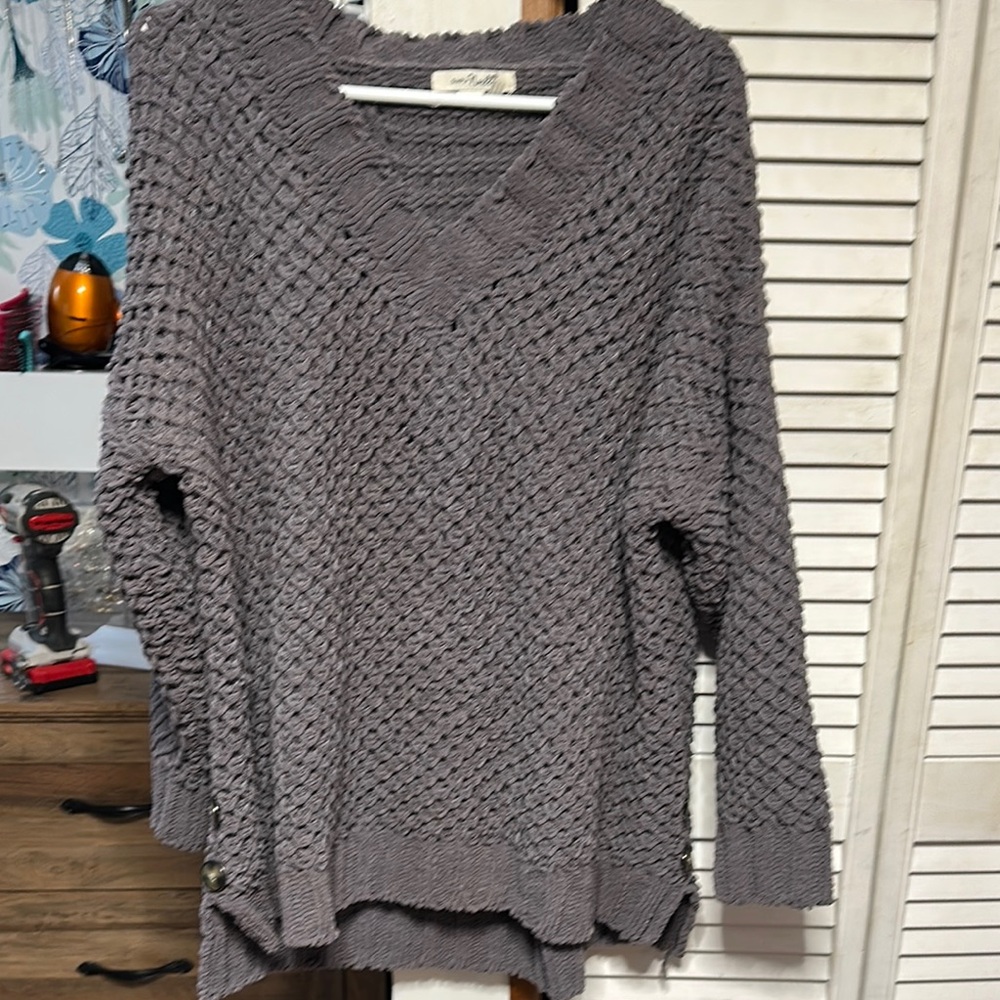 Simply Noelle Gray V-Neck Sweater with Textured Knit